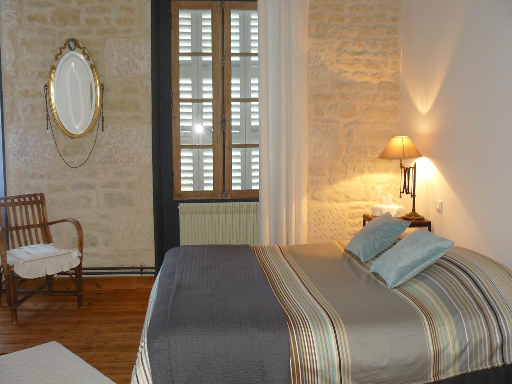 Bed and Breakfast Les 2 Madeleine Saint-Saturnin-du-Bois Zimmer foto