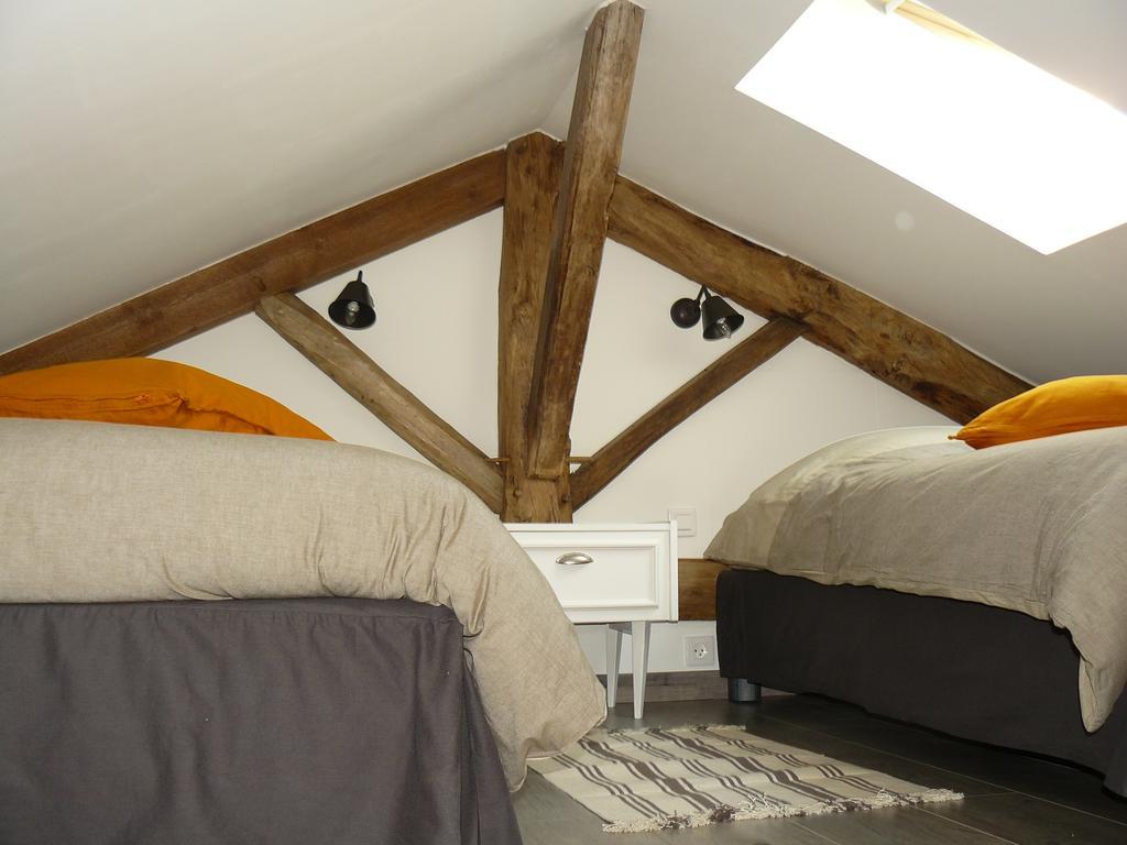 Bed and Breakfast Les 2 Madeleine Saint-Saturnin-du-Bois Zimmer foto