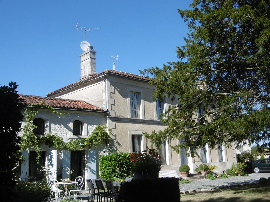 Bed and Breakfast Les 2 Madeleine Saint-Saturnin-du-Bois Exterior foto