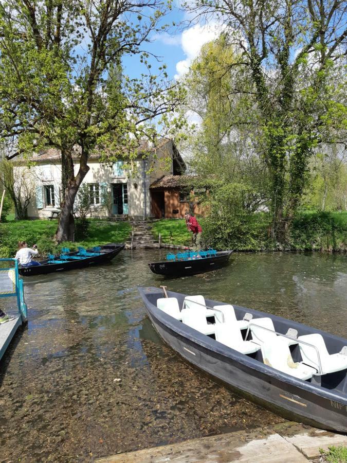 Bed and Breakfast Les 2 Madeleine Saint-Saturnin-du-Bois Exterior foto